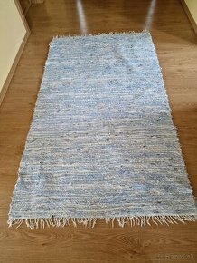 Tkaný koberec