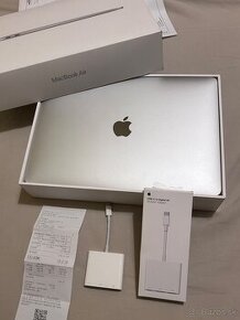 MacBook Air M1 2020 + Multiport adapter Apple