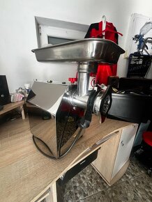 VEVOR 12” Mlynček na Mäso + Plnička Klobás 850W/150kgH