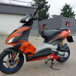 2005 APRILIA SR 50  naj.15000 KM po servisu