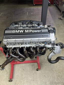 Motor Bmw M5 E34