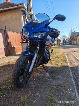 YAMAHA FZS 600 FAZER