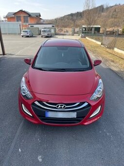 Hyundai i30 1.6 diesel 81kw 2015, nová stk