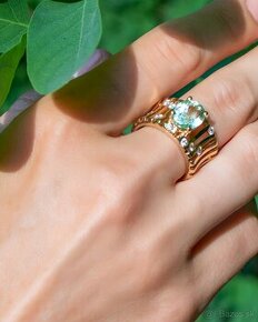 Turmalínový a diamantový prsteň