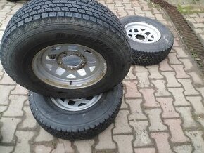 Zimné pneu 215/80 R15 5x139,7