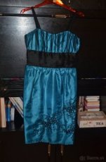 Krátke spoločenské šaty tyrkysovej farby - 1