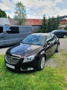 Opel INSIGNIA - 1