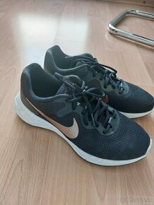 Botasky Nike 40