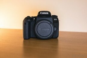 Canon EOS 77D