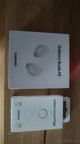 Samsung Galaxy buds Fe plus Samsung Smart tag 2