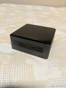 Intel NUC 8th gen i3-8109U, 16GB RAM, 250GB SSD