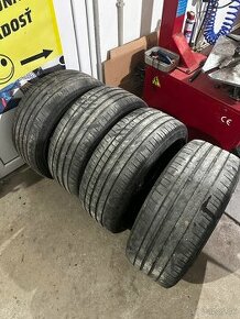 235/40 R19 Pirelli letne