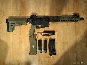 Airsoft zbraň M4