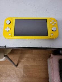 predam nintendo switch lite zlte