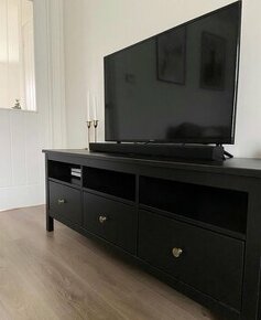 Tv skrinka masivna Ikea Hemnes