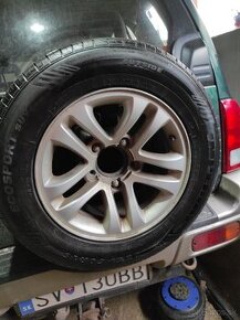 Predám pneu 235/60 r16 + disky Suzuki Grand Vitara