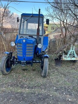 Zetor 3011 s pluhom a baranami