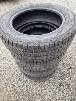 Zim.pneu Toyo 215/60r17C