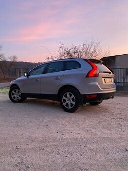 Predám/Vymením  Volvo xc60 2.4 diesel 4x4.. automat rok 2010