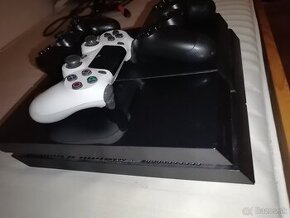 Predám PS4  ZA "EKŠN" SUMU 100 €