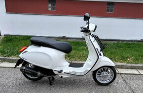 Vespa Sprint 125 - white & black edition, Akrapovič Slip-On - 1