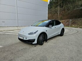 Tesla model Y Long range model 2023 - 1