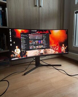 34" Xiaomi Mi Curved Gaming Monitor (144hz, QHD)