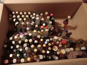 Zbierka alkoholových fľaštičiek