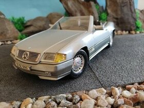 prodám model 1:18 mercedes benz Sl500 1989