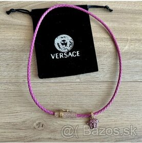 Versace ruzovy nahrdelnik