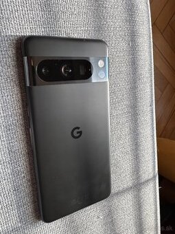 Google Pixel 8 Pro 12/512GB v čiernej farbe