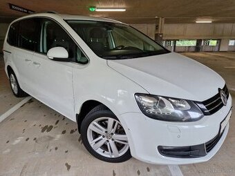 VW Sharan 2.0 110 kW DSG 7 miest bi-xenon ťažné PANO WEBASTO