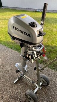 Predám lodný motor Honda BF5 - 1