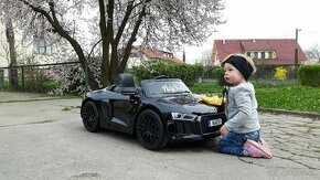 Elektricke autíčko Audi R8