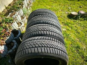 215/55 r17 zimne Dunlop 98V pouzite jednu zimu