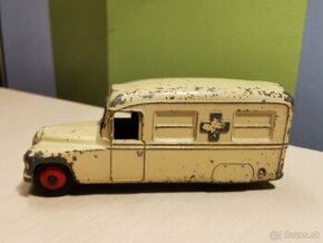 Dinky toys Benz Ambulancia