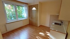 REZERVOVANÉ 1 izbový byt /DOBRÁ INVESTÍCIA/  37m2 Nitra - Kl