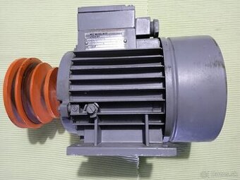 Asynchrónny motor s remenicou MEZ Mohelnice 3AP71-4, 370 W,