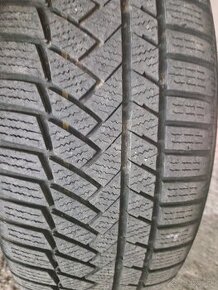 235/60 R18 Continental