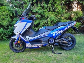 YAMAHA T-Max 530 DX max. výbava