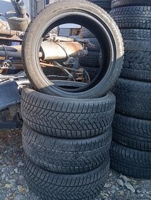 Jazdené zimné pneu 215/45 R17