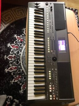 Yamaha psr-s 670