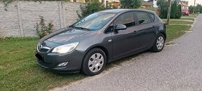 Opel Astra 1.4 turbo benzín 88 kw 122 koní - 1