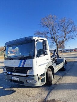 Mercedes Atego nosič kontajnerov