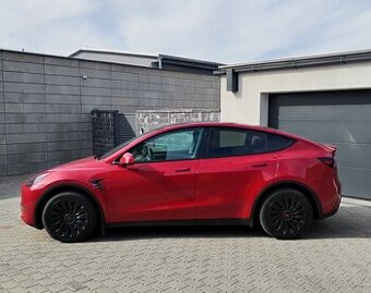 Tesla model Y Long Range