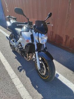 Suzuki gsr 600