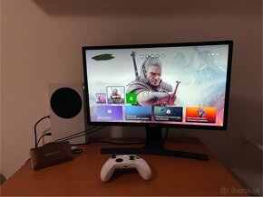 Xbox series + reproduktor + monitor