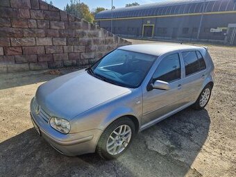 Vw golf 1.6i 77kw-16V r.v.2004-5st.manual