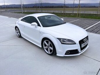 Audi TT 2.0TDi S-Line Quattro ANGLIČAN