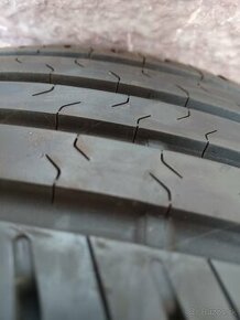 215/55R17 94V - 1